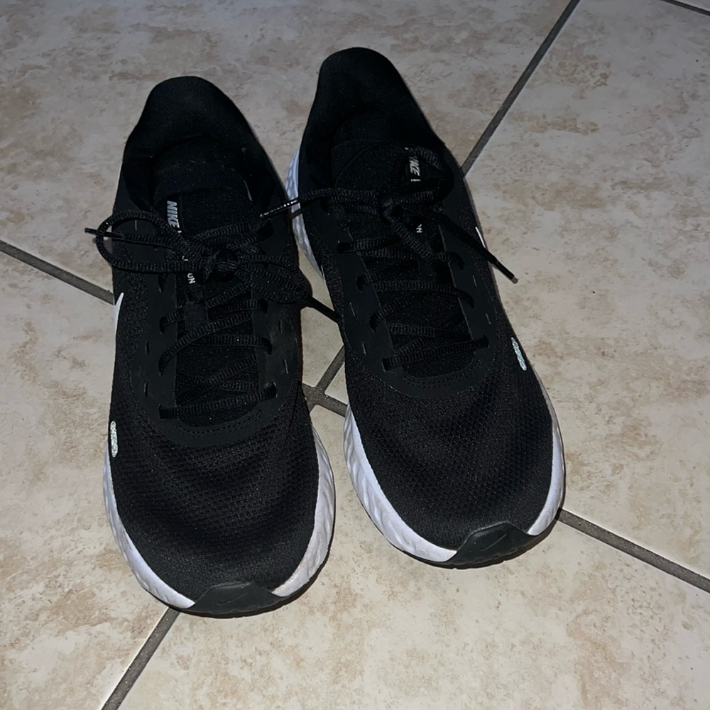 Black Nike Sneakers size 11